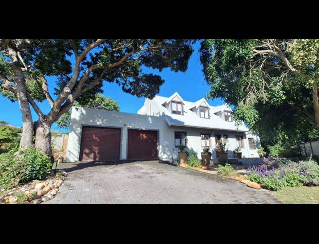 2 BEDROOM HOUSE FOR SALE IN FRAAIUITSIG